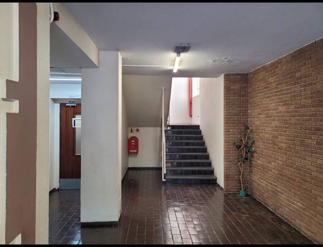 2 BEDROOM FLAT TO LET IN MORNINGSIDE